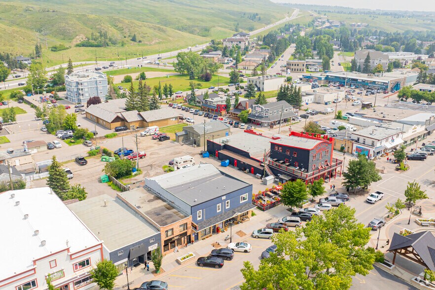 More Photos Of 312 1st St W, Cochrane Storefront Retail Residential For Lease