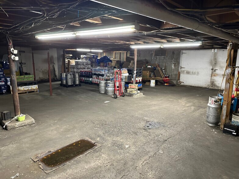 More Photos Of 3899 Carman Rd, Schenectady Freestanding For Sale