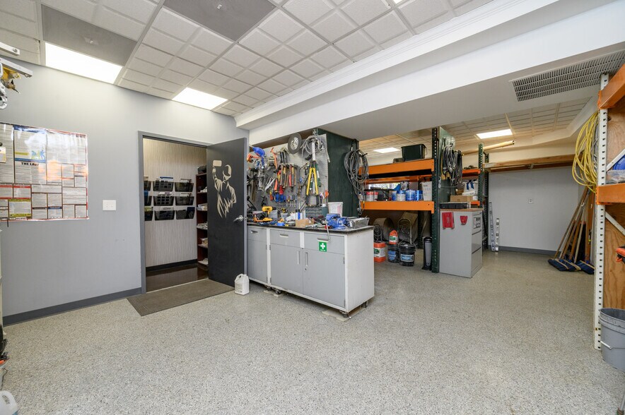 More Photos Of 1400 Union Ave, Union Beach Office For Sale