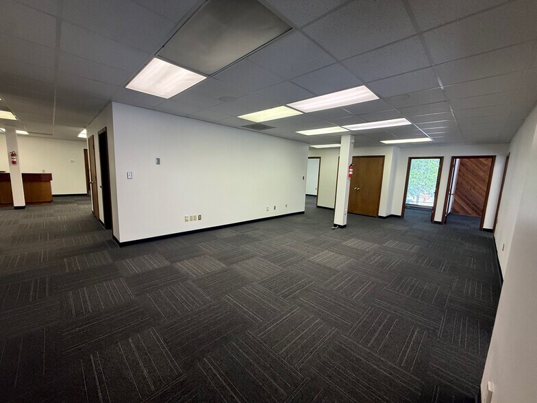 More Photos Of 1314 N 38th St, Kansas City Office For Lease