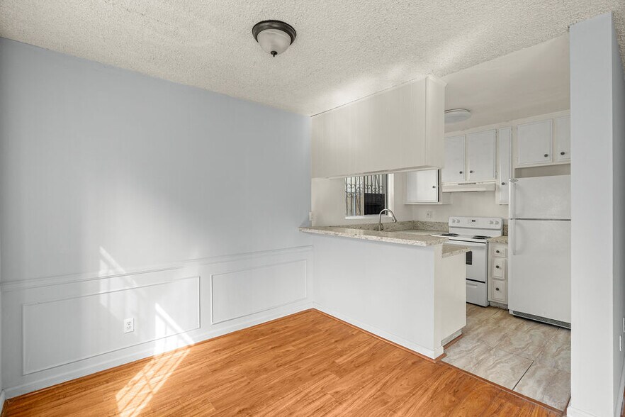 More Photos Of 1825 N Gramercy Pl, Los Angeles Apartments For Sale