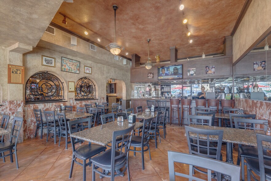 More Photos Of 2060-2084 NE 2nd St, Deerfield Beach General Retail For Sale