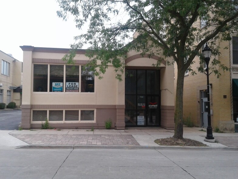 More Photos Of 722 N Grand Ave, Waukesha Office For Sale