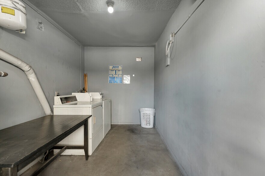 More Photos Of 7454 Canby Ave, Reseda Apartments For Sale