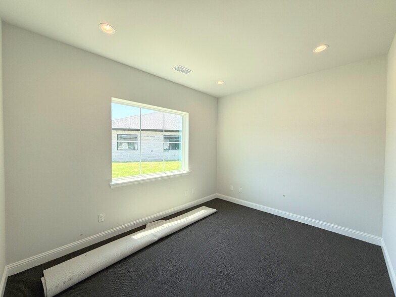 More Photos Of 6000 Alma Rd, McKinney Office For Sale