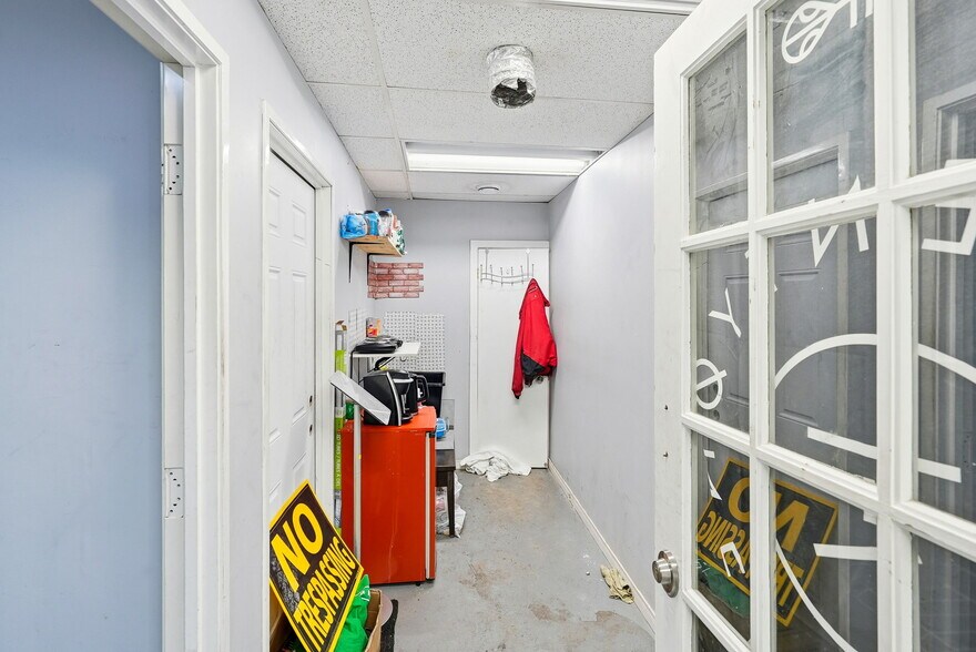 More Photos Of 1237-1255 Cousineau St, Ottawa Service For Sale
