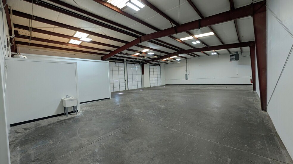 More Photos Of 3580 Buford Hwy, Duluth Light Distribution For Lease