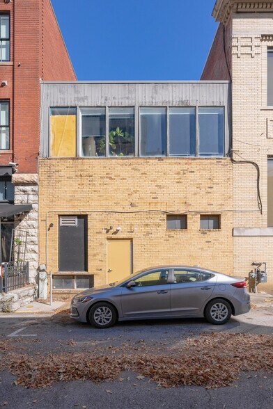 More Photos Of 124 E 10th St, Chattanooga Storefront Retail Office For Sale