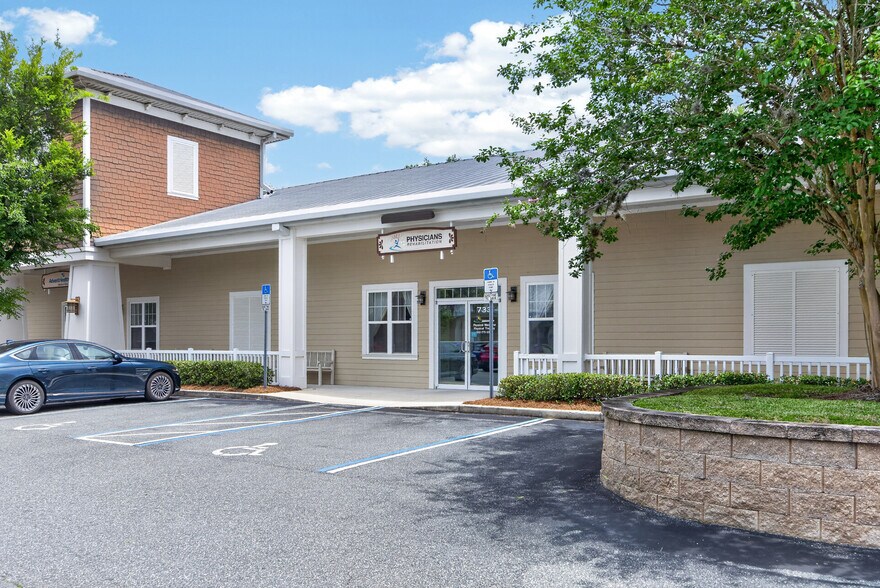 More Photos Of 733 & 737 County Road 466, Lady Lake Medical For Sale