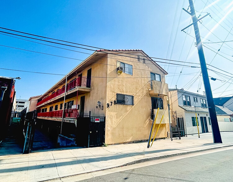 More Photos Of 980 Yale St, Los Angeles Apartments For Sale