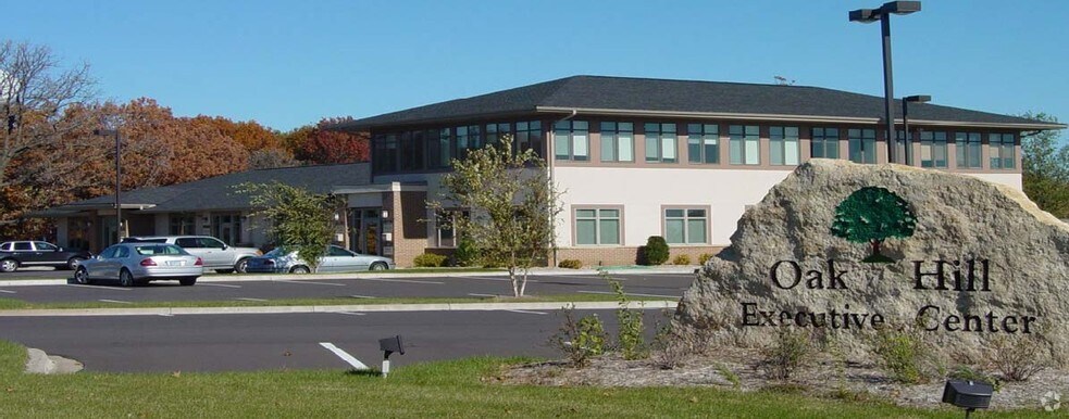 More Photos Of 12 Long Lake Rd, Mahtomedi Office For Lease