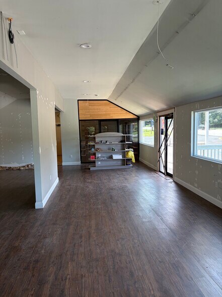 More Photos Of 5394 Route 9W, Newburgh General Retail For Lease
