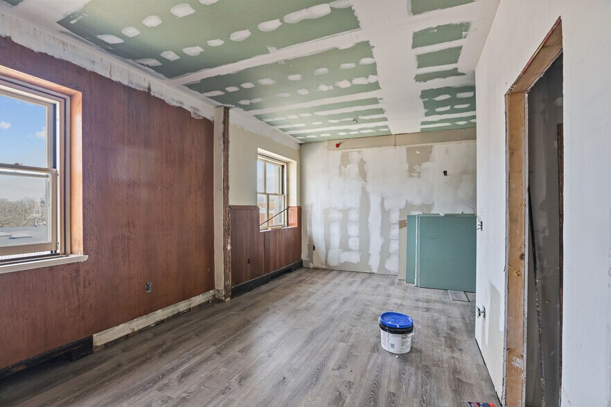 More Photos Of 255 Main St, Pawtucket Office For Sale