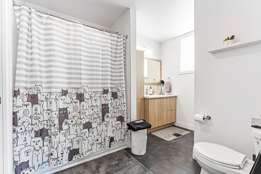 More Photos Of 365 Rue Adams E, Richmond Apartments For Sale