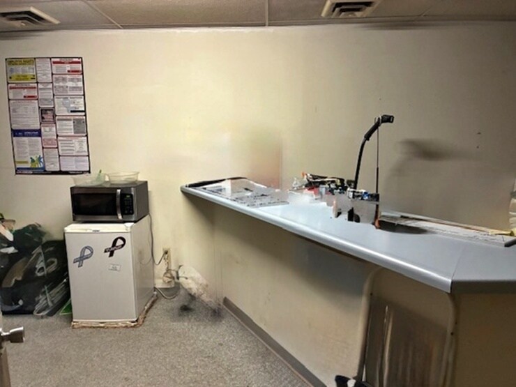 More Photos Of 444 S Central Ave, Marshfield Storefront For Sale