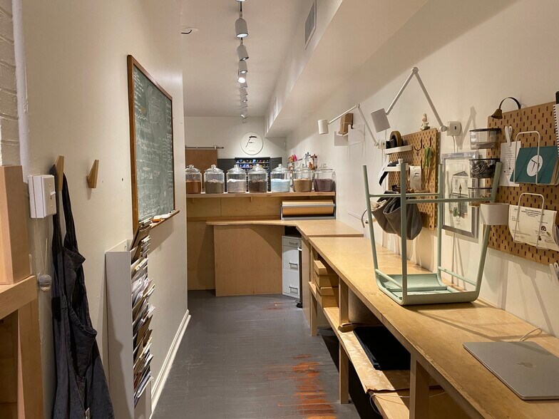 More Photos Of 900 Caroline St, Fredericksburg Storefront Retail Office For Lease