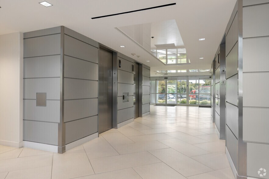 More Photos Of 12720 Hillcrest Rd, Dallas Office For Lease