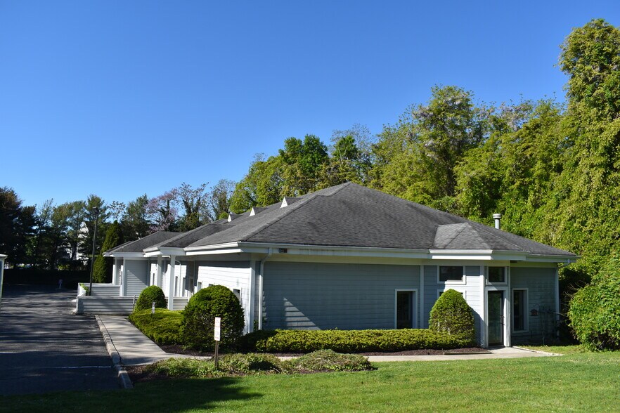 More Photos Of 118 N Country Rd, Port Jefferson Medical For Sale