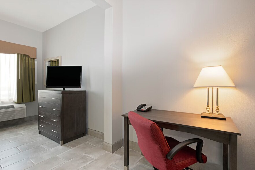 More Photos Of 1201 Avenue H, Carter Lake Hospitality For Sale