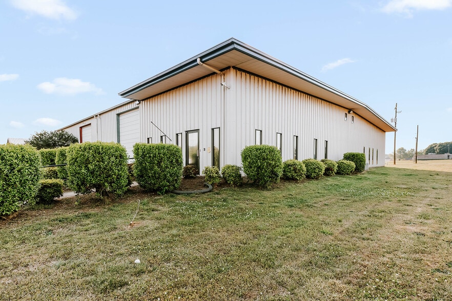 More Photos Of 4900 Highway 98 E, Comer Warehouse For Sale