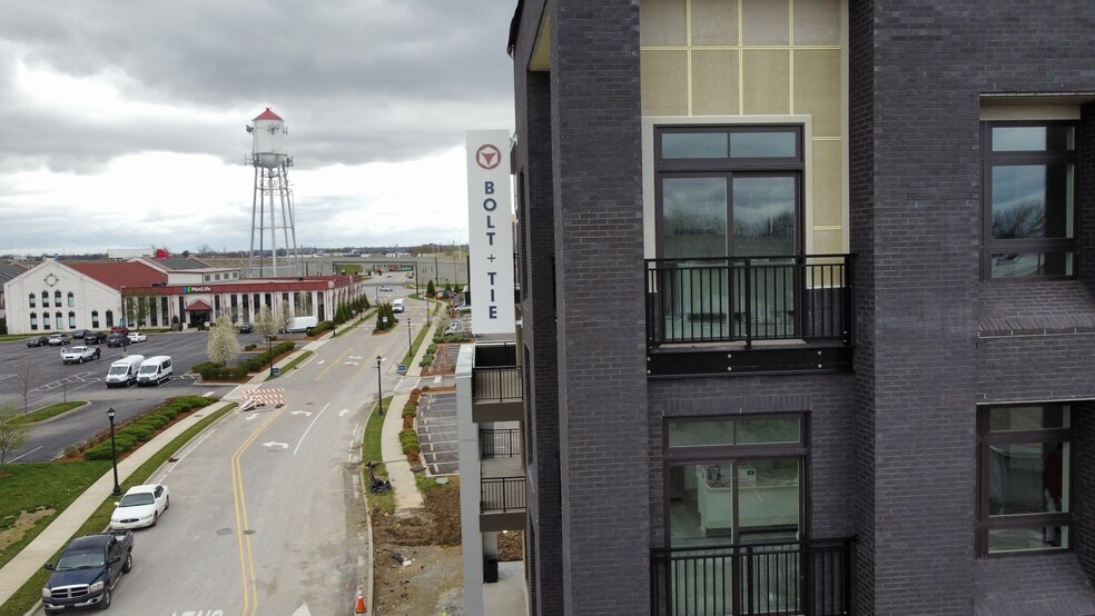 More Photos Of 1400 Main St, Clarksville Apartments For Lease