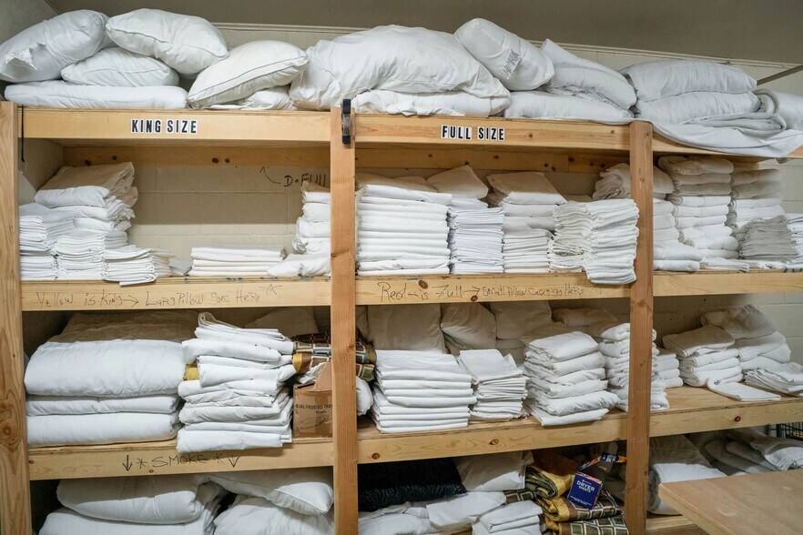 More Photos Of 201 Continental Dr, Junction City Hotel For Sale