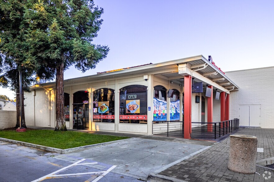 More Photos Of 2555-2615 The Alameda, Santa Clara Storefront For Sale