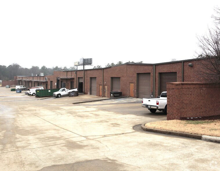 More Photos Of 869 Pickens Industrial Dr, Marietta Distribution For Lease