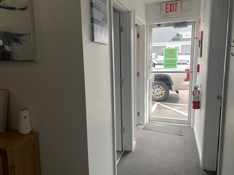 More Photos Of 1155 Newport Ave, Pawtucket Medical For Sale