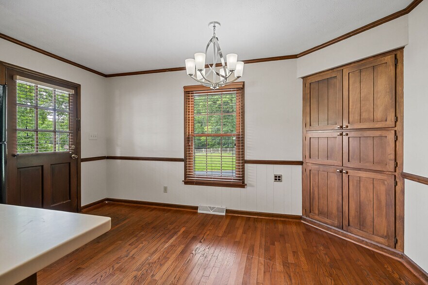 More Photos Of 1499 W Whitehall Rd, Cookeville Light Distribution For Sale