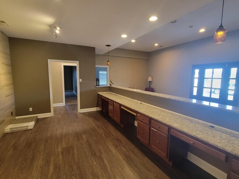 More Photos Of 703 William Blount Dr, Maryville Office For Sale