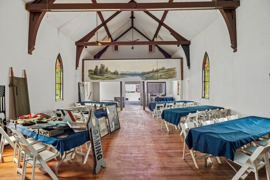 More Photos Of 206 W Spruce St, Gillespie Religious Facility For Sale