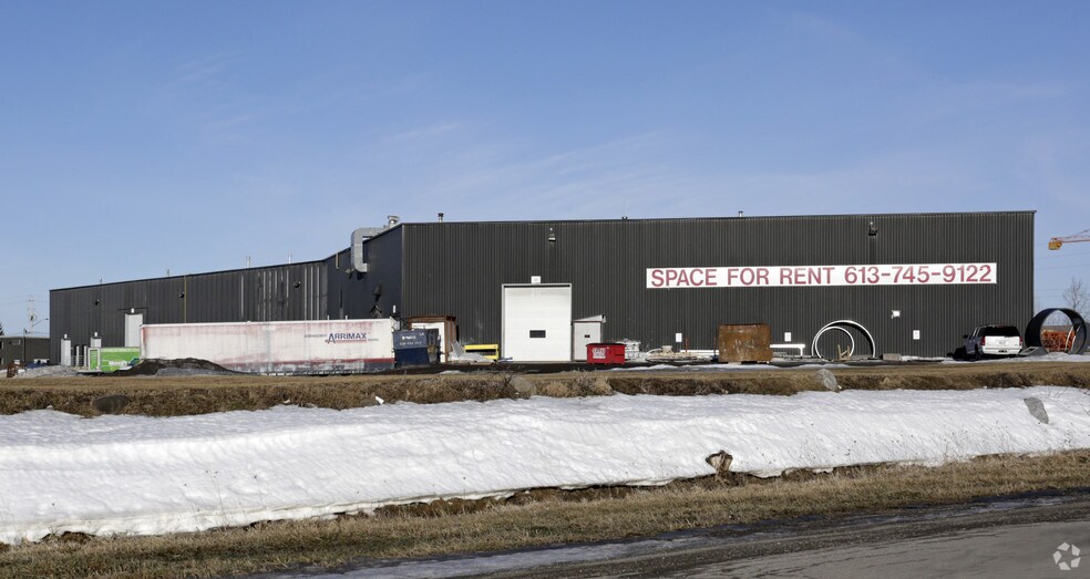 More Photos Of 240-250 Entreprise Rd, Russell Light Distribution For Sale