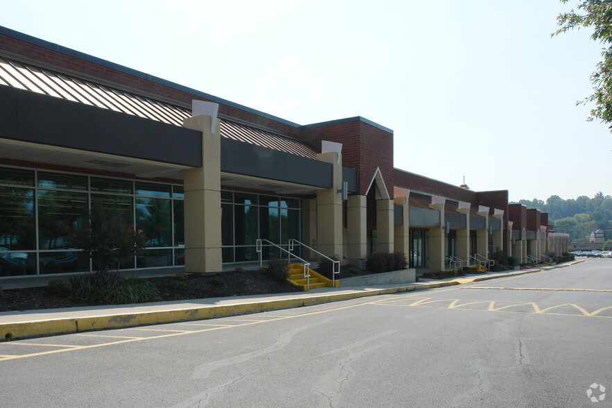 Primary Photo Of 130-192 N Seven Oaks Dr, Knoxville Office For Lease