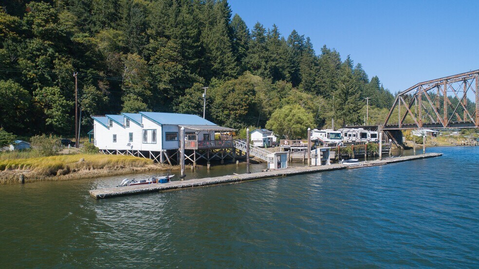 More Photos Of 6750 Or-126 Hwy, Florence Marina For Sale