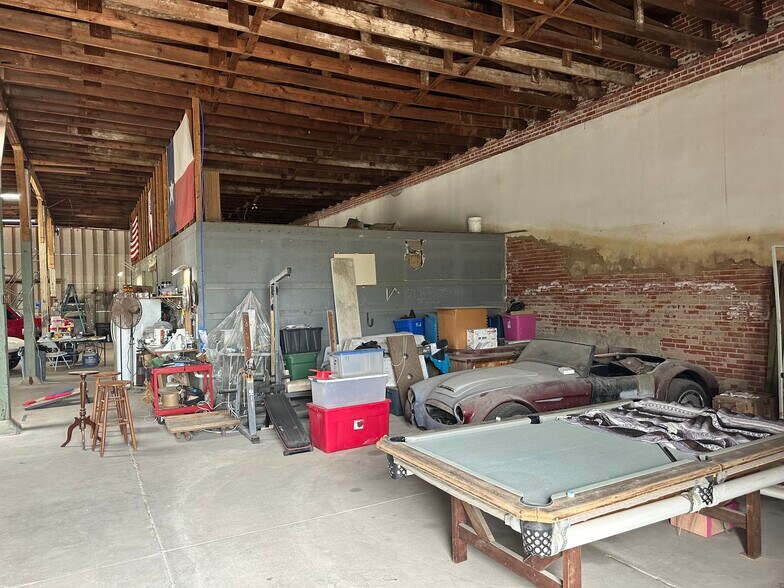 More Photos Of 18 S Alvin Ailey St, Rogers Freestanding For Sale