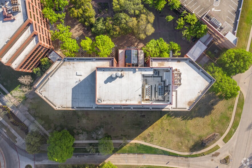 More Photos Of 2250 Lakeside Blvd, Richardson Office For Lease