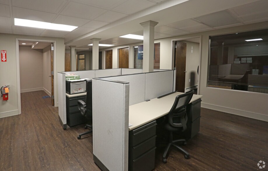 More Photos Of 545 E Jericho Tpke, Huntington Station Office For Sale