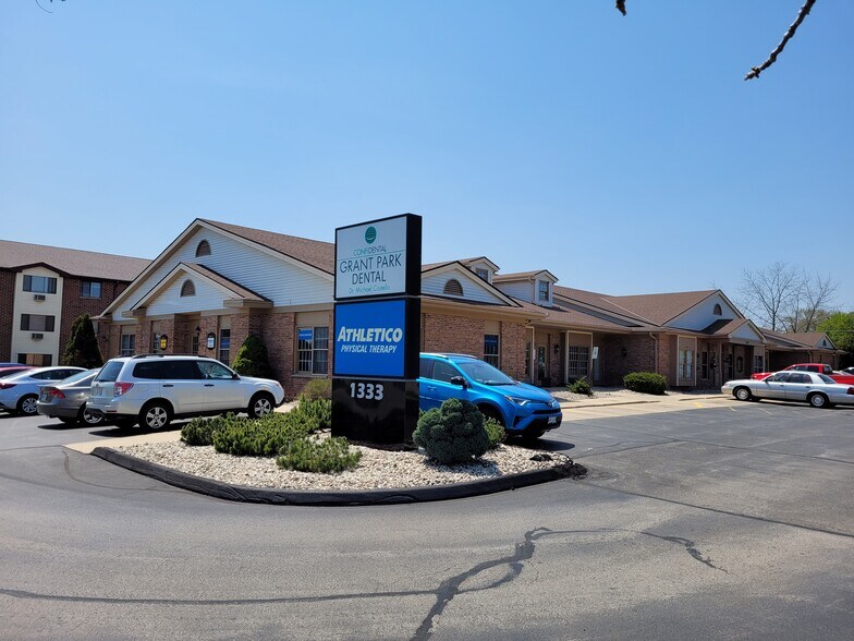 More Photos Of 1333 College Ave, South Milwaukee Medical For Lease