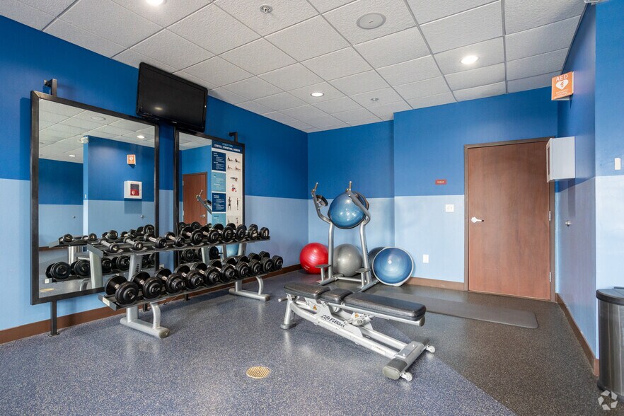 More Photos Of 8720 Gulf Freeway, Houston Hotel For Sale