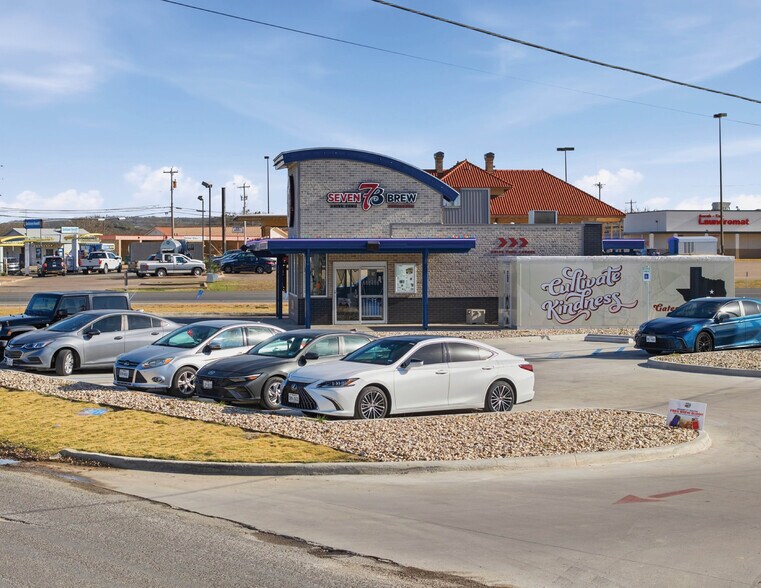 More Photos Of 2302 E Main St, Gatesville Fast Food For Sale