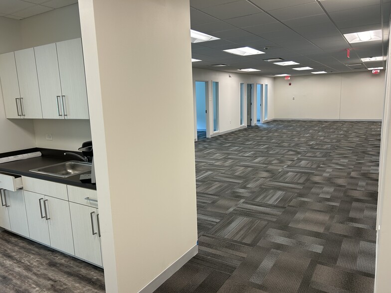 More Photos Of 960 Harvest Dr, Blue Bell Office For Lease