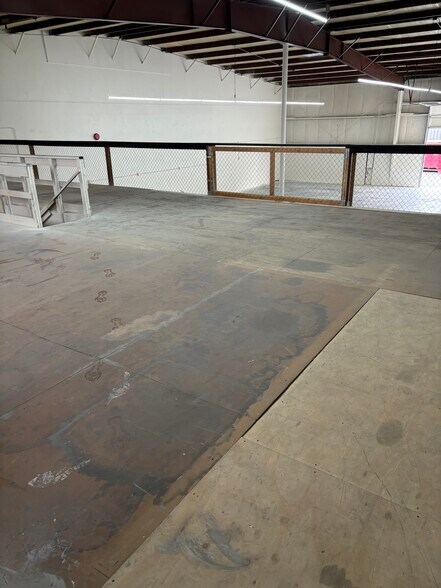 More Photos Of 163 SW Freeman Ave, Hillsboro Warehouse For Lease