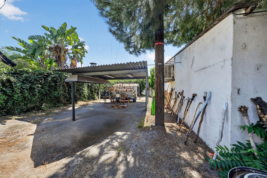 More Photos Of 435 S Main St, Burbank General Retail For Sale