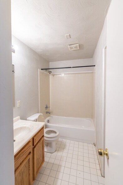 More Photos Of 650 Straight St, Cincinnati Apartments For Sale