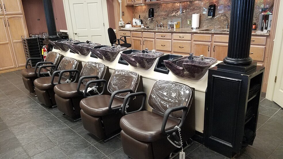 More Photos Of 1260-1272 Alverser Plz, Midlothian Storefront Retail Office For Lease