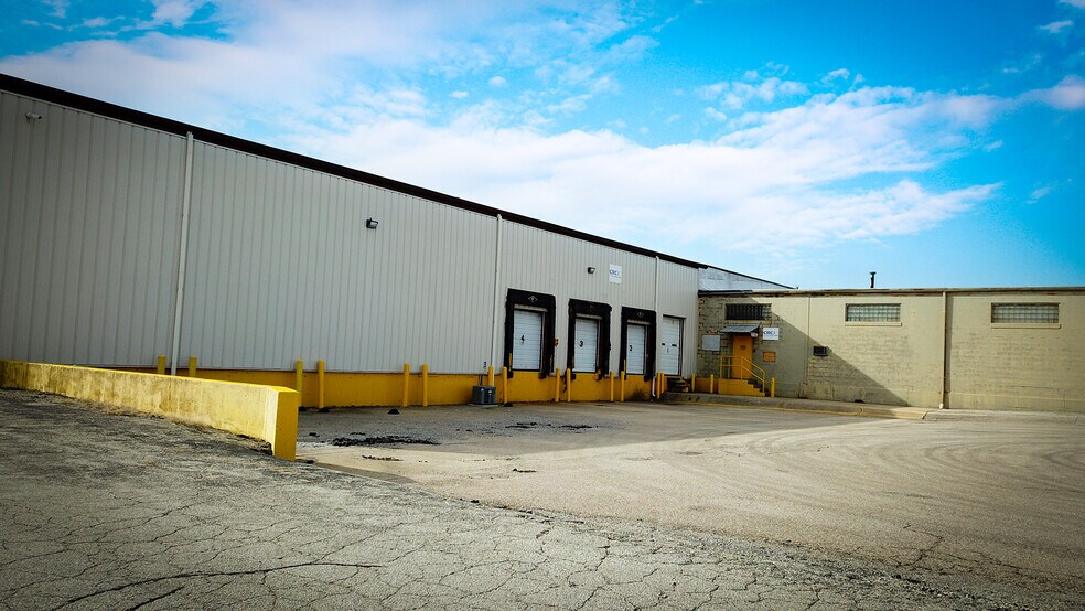 More Photos Of 3205 N 22nd St, Decatur Warehouse For Sale