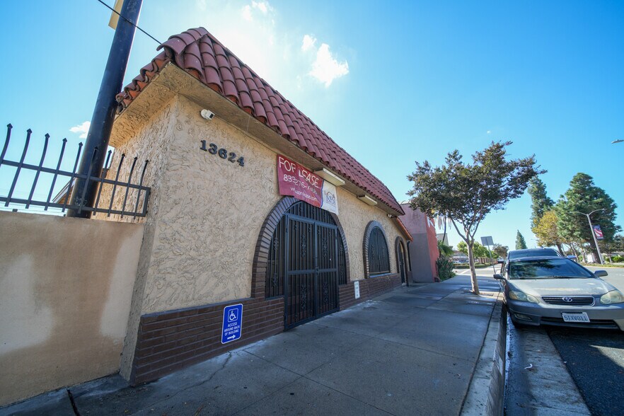 More Photos Of 13624 San Antonio Dr, Norwalk Office For Lease