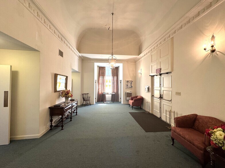 More Photos Of 900 W Market St, Lima Specialty For Sale