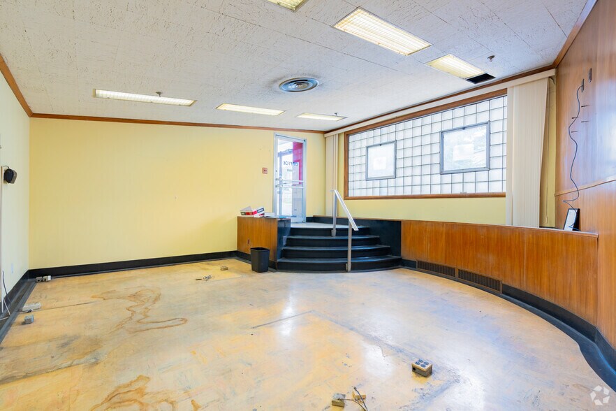 More Photos Of 1502 Beeler St, New Albany Manufacturing For Sale